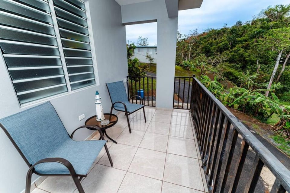 Green Mountain Studio 2, pool table-7 min to beach Apartment in Rincón