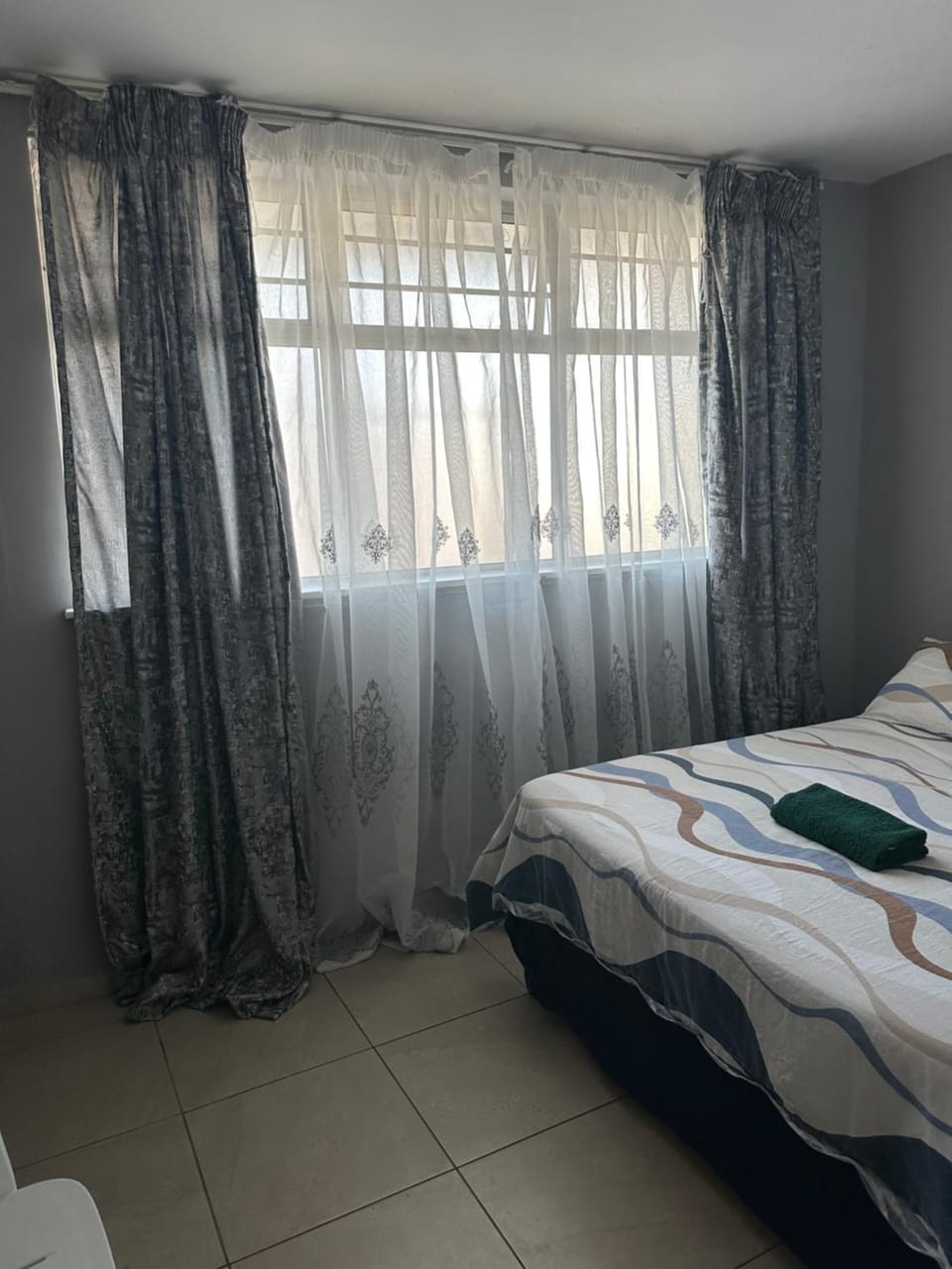 Bedroom, towels