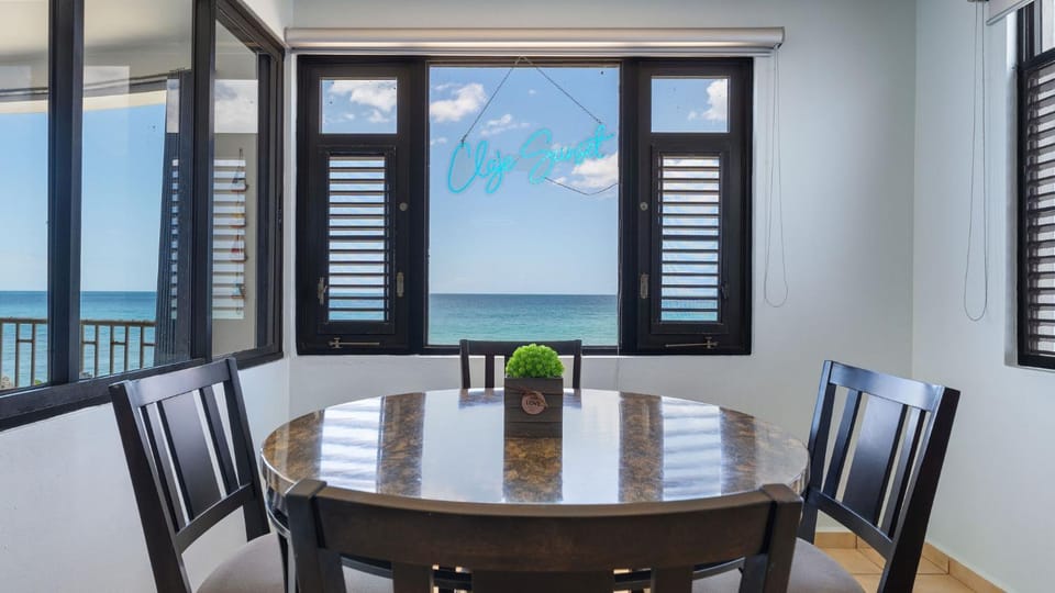Claje Sunset! Beachfront condo at Victoria del Mar 1E House in Stella