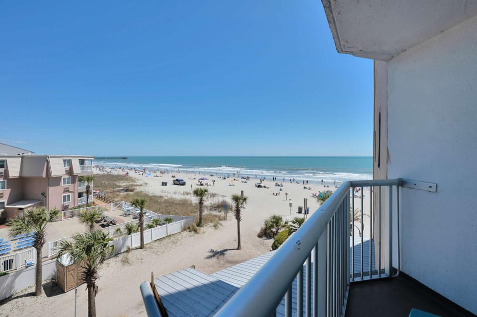 Ocean Annie's Oceanview Studio,Scenic Views,Pools! House in South Carolina