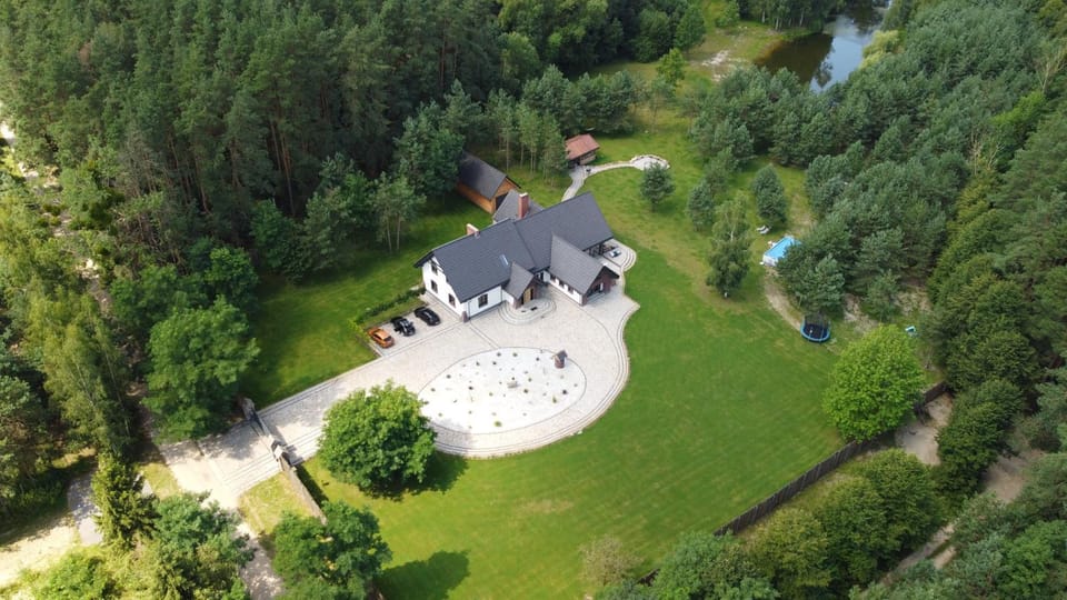 Dworek Willa Biała Góra Villa in Poland