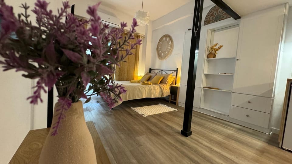 Bed, Living room, wardrobe