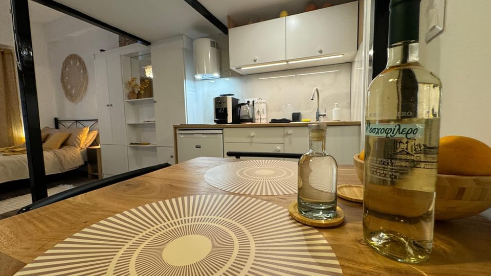 Coffee/tea facilities, Dining area