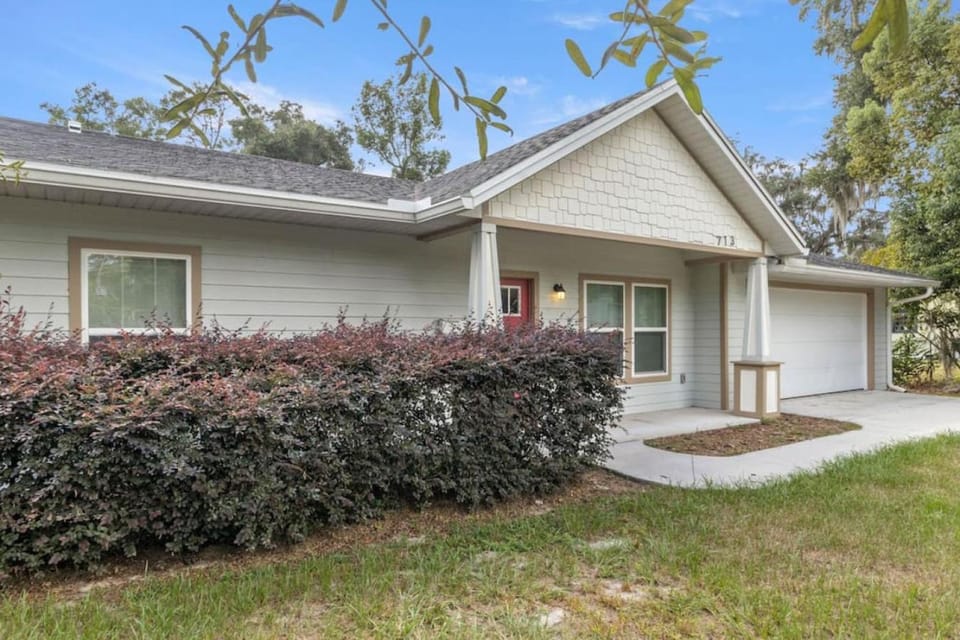 The Gator Grove Retreat House in Gainesville