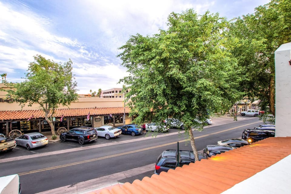 Live Above Shops and Restaurants in Oldtown Scottsdale House in Scottsdale