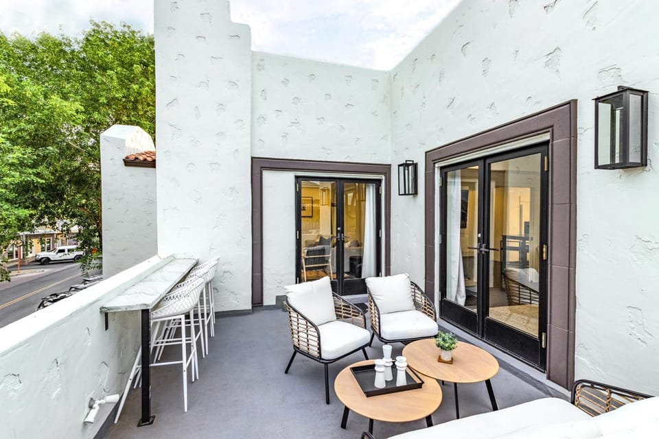 Live Above Shops and Restaurants in Oldtown Scottsdale House in Scottsdale