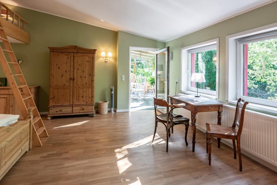 Photo of the whole room, Seating area, Bedroom, Garden view