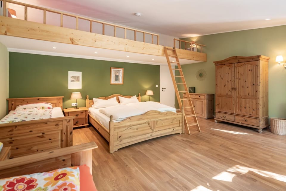 Bed, Photo of the whole room, Bedroom, bunk bed