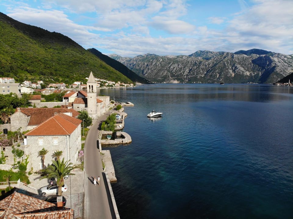 Neighbourhood, Natural landscape, Bird's eye view