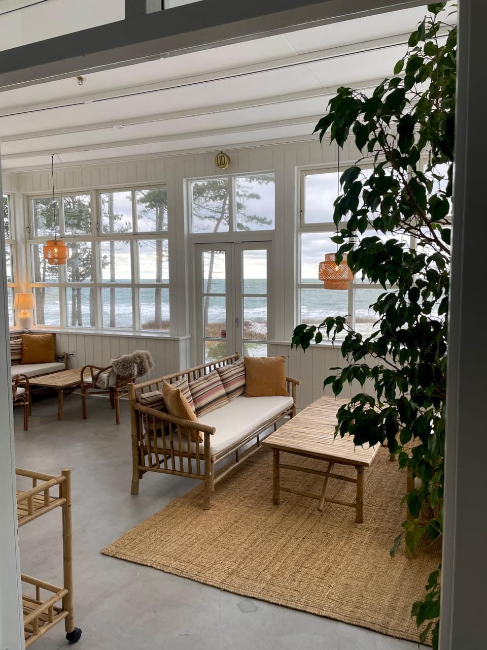 Living room, Lounge or bar, Seating area, Dining area