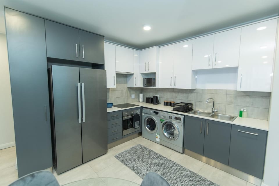Kitchen or kitchenette, oven