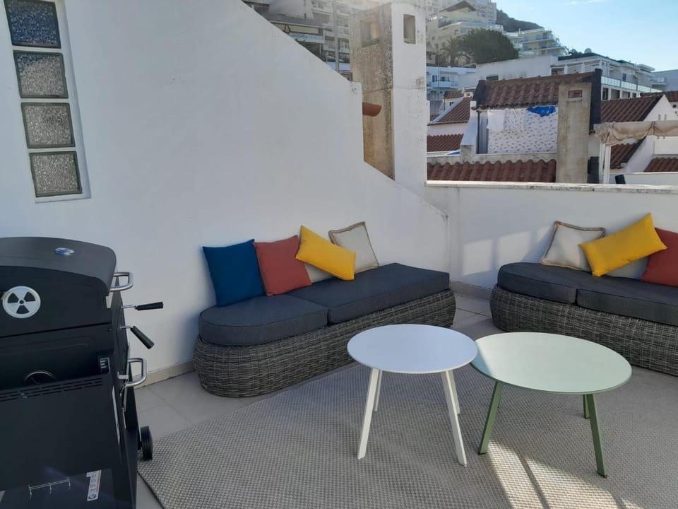 Sesimbra - Praia e Castelo House in Sesimbra