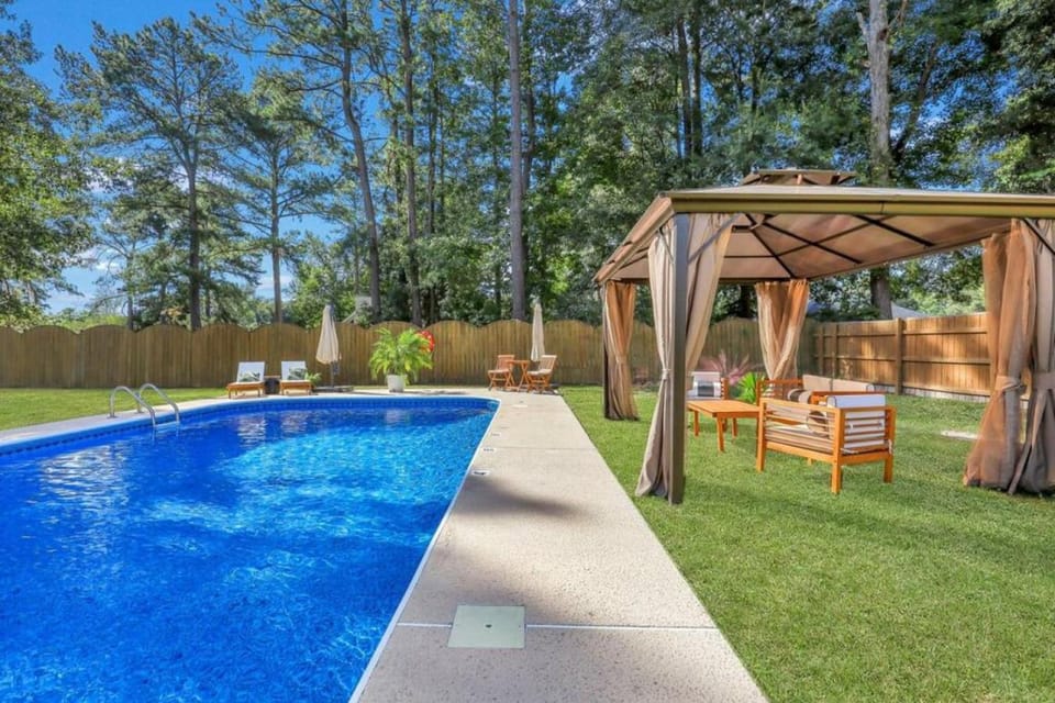 Patio, Pool view
