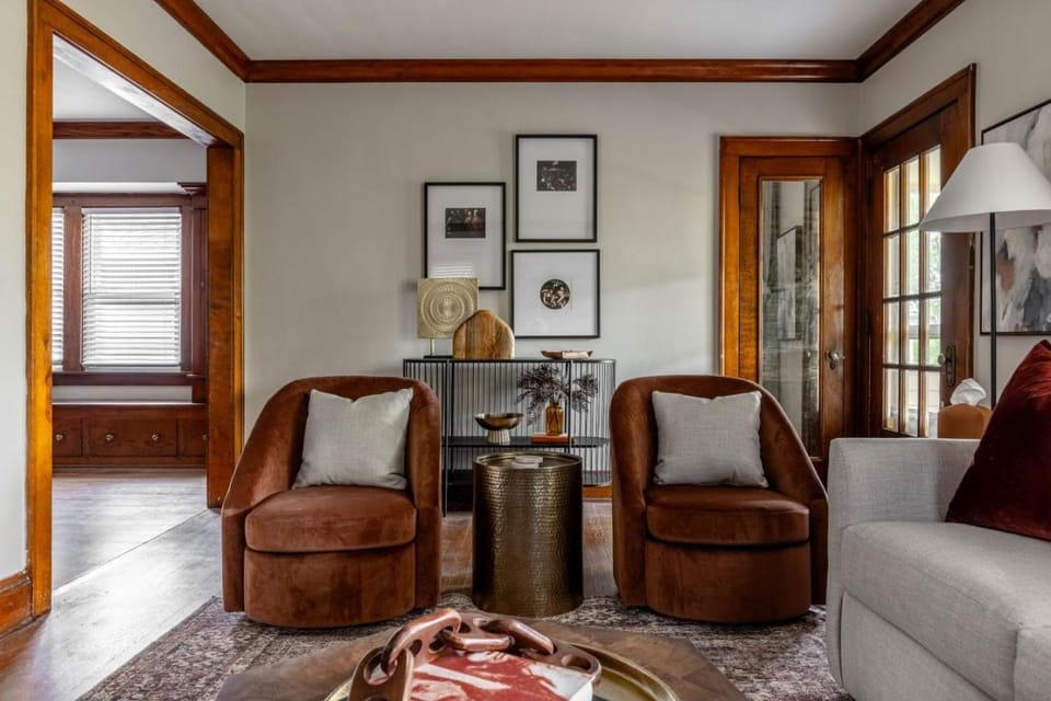 Living room, Seating area