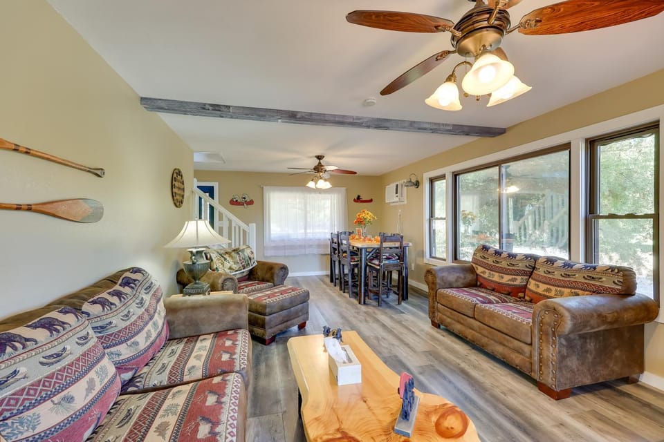 Riverfront Arkansas Abode - Furnished Deck and Grill House in Arkansas