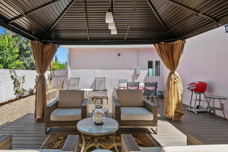 Patio, Seating area