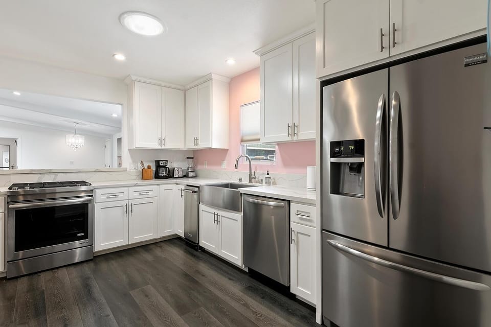 Kitchen or kitchenette, dishwasher, pet friendly, stove