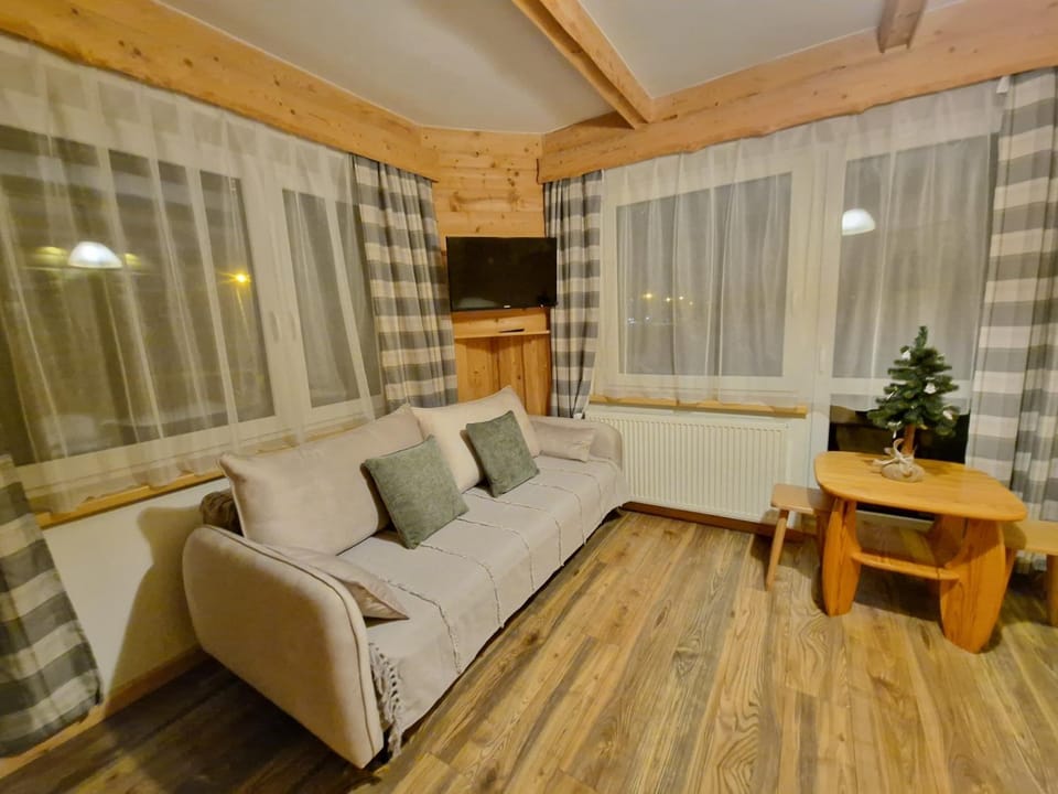 Bed, TV and multimedia