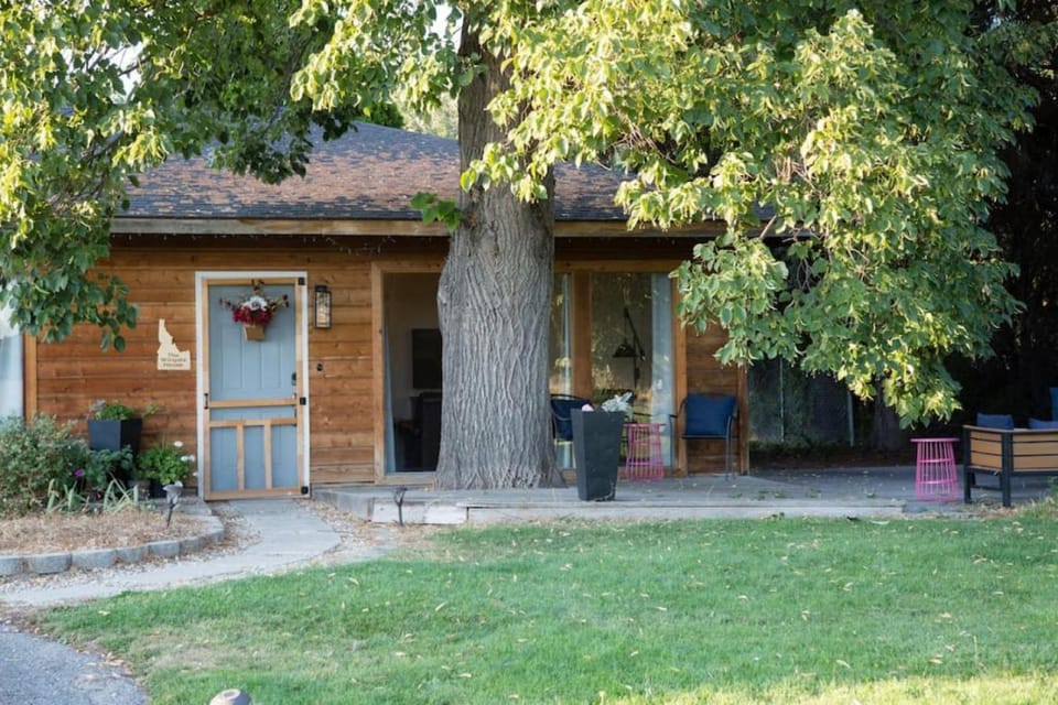 Wingate - Meridian, Cozy Acreage in the heart of the city Apartment in Meridian