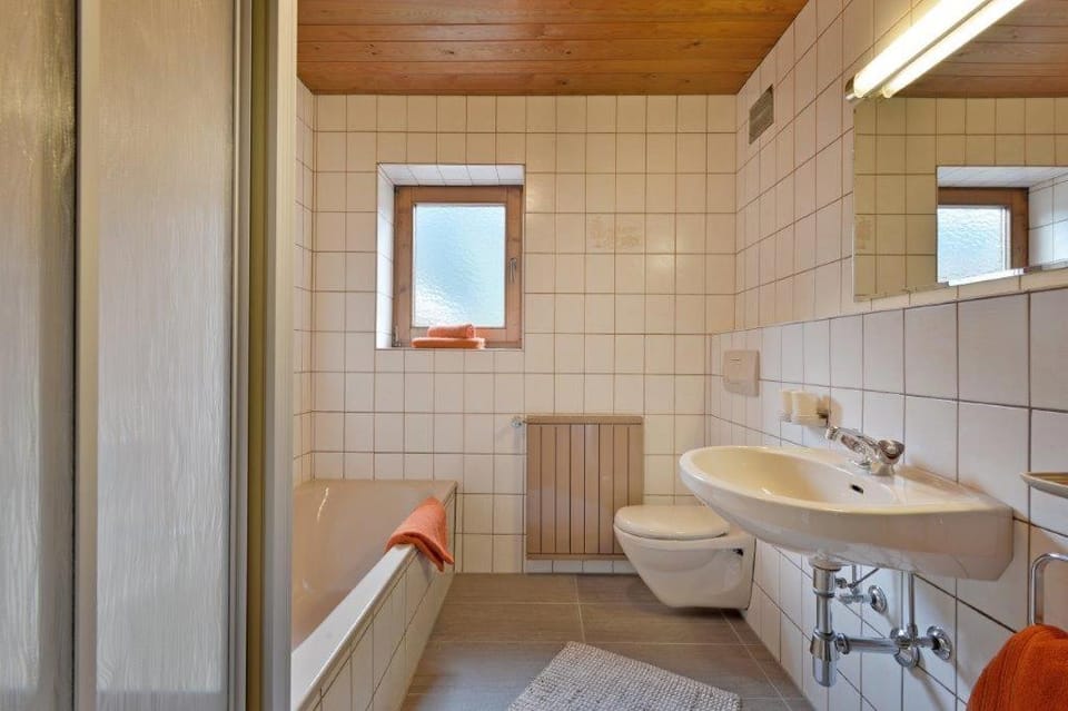 Day, Bathroom
