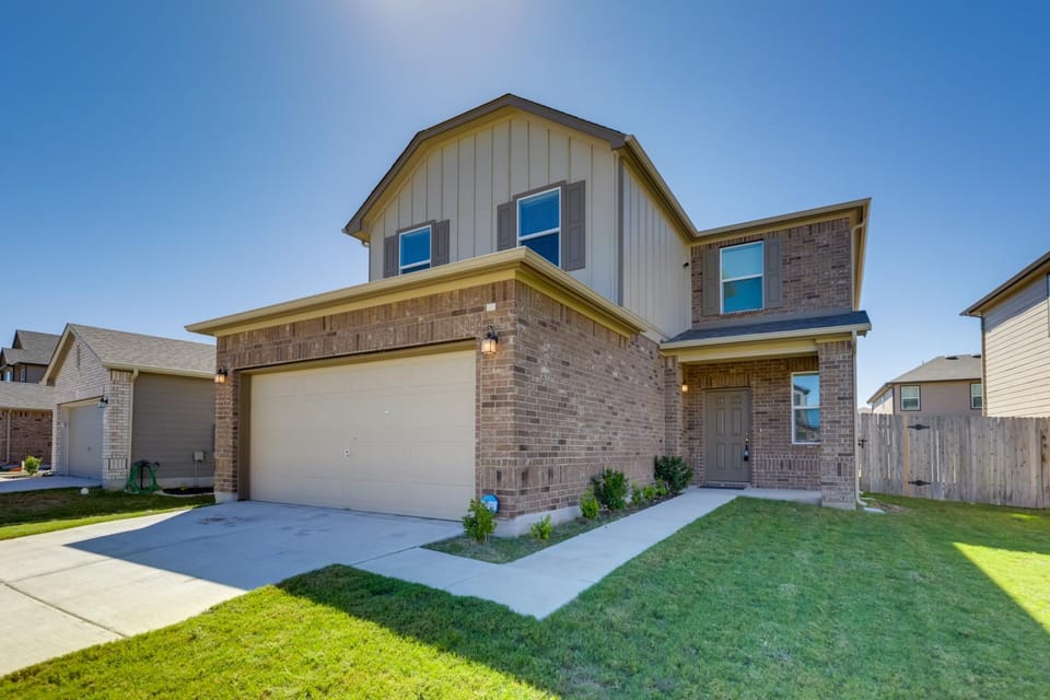 Manor Vacation Rental w/ Yard: 17 Mi to Austin! House in Rio Grande