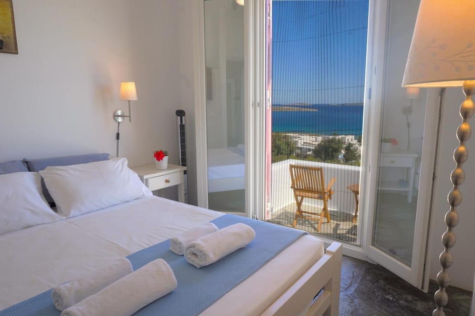Bed, Balcony/Terrace, Photo of the whole room, Bedroom, Sea view, towels