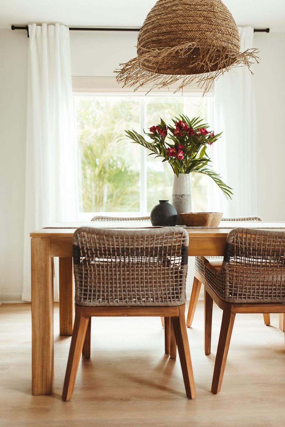 Seating area, Dining area