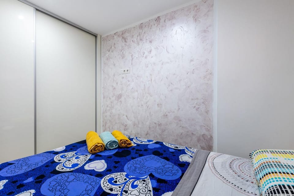Bedroom, wardrobe