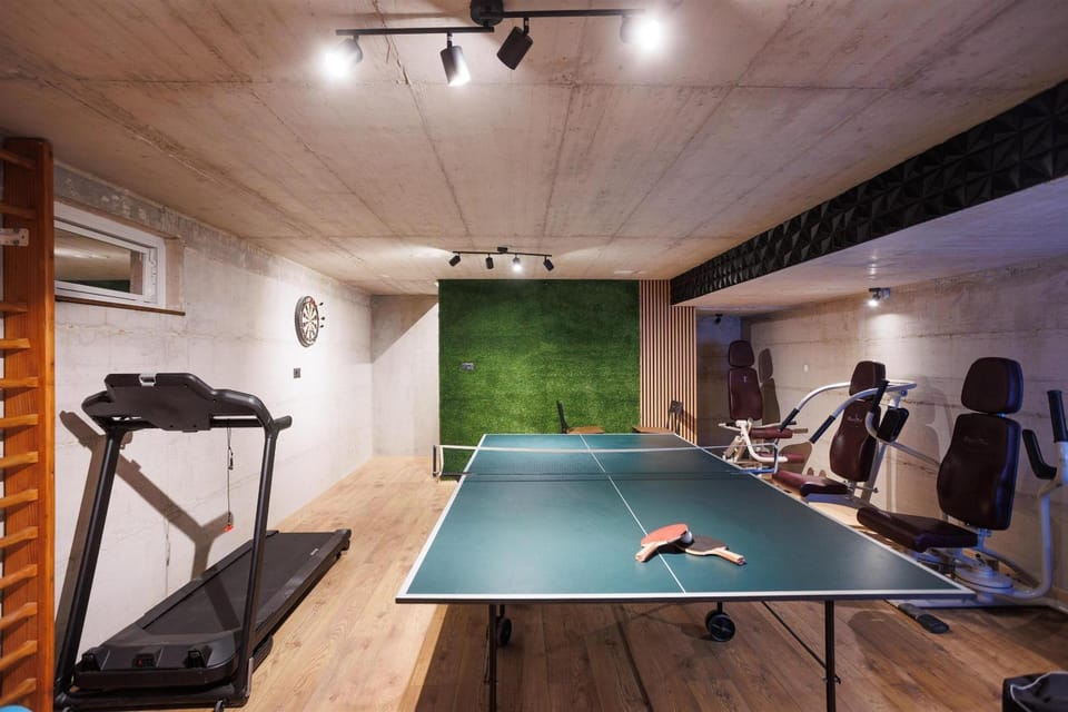 Communal lounge/ TV room, Entertainment