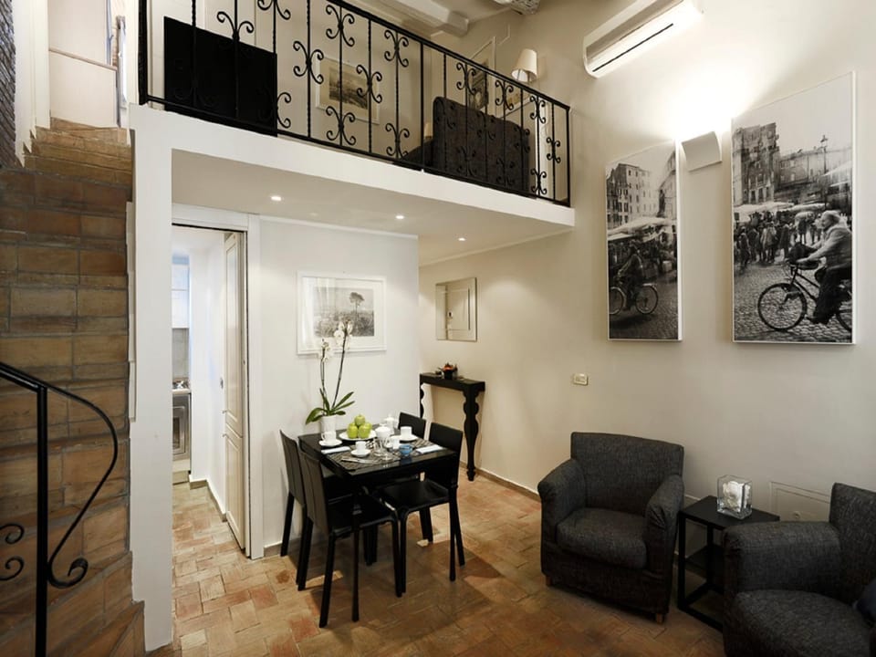 Lobby or reception, Dining area