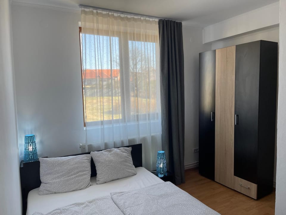 Bed, Photo of the whole room, Bedroom, wardrobe