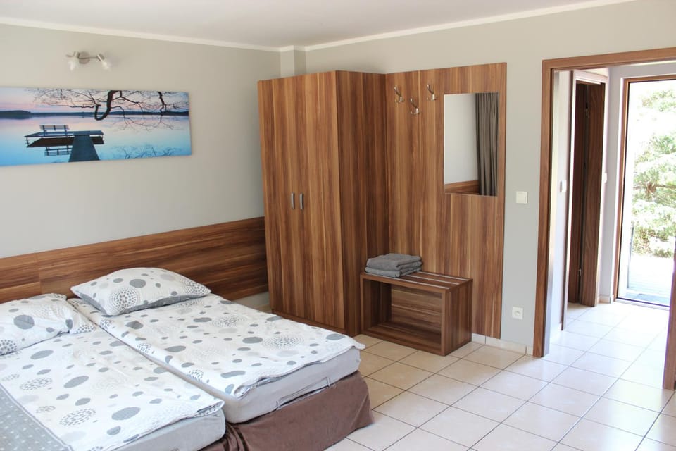 Bed, Photo of the whole room, wardrobe