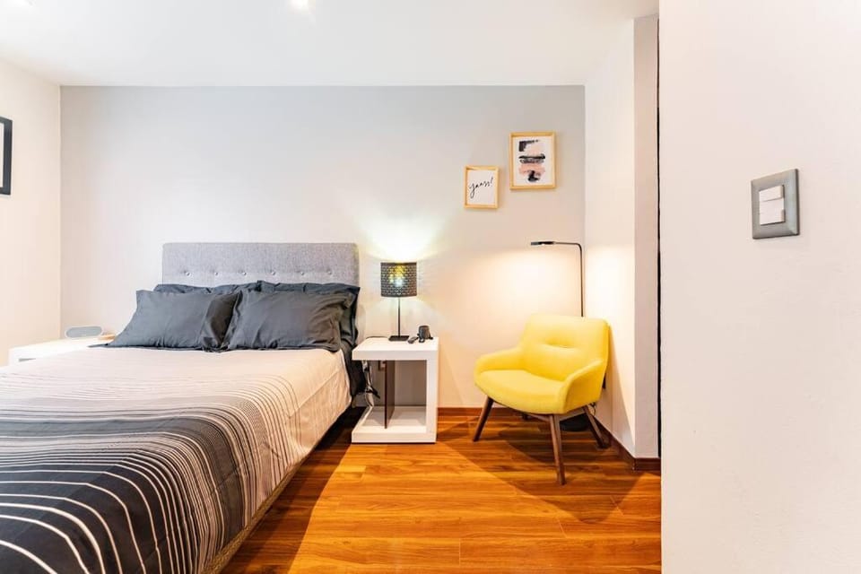 Bed, Photo of the whole room, Bedroom