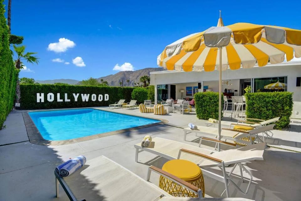 Mountain view, Pool view, Swimming pool, sunbed