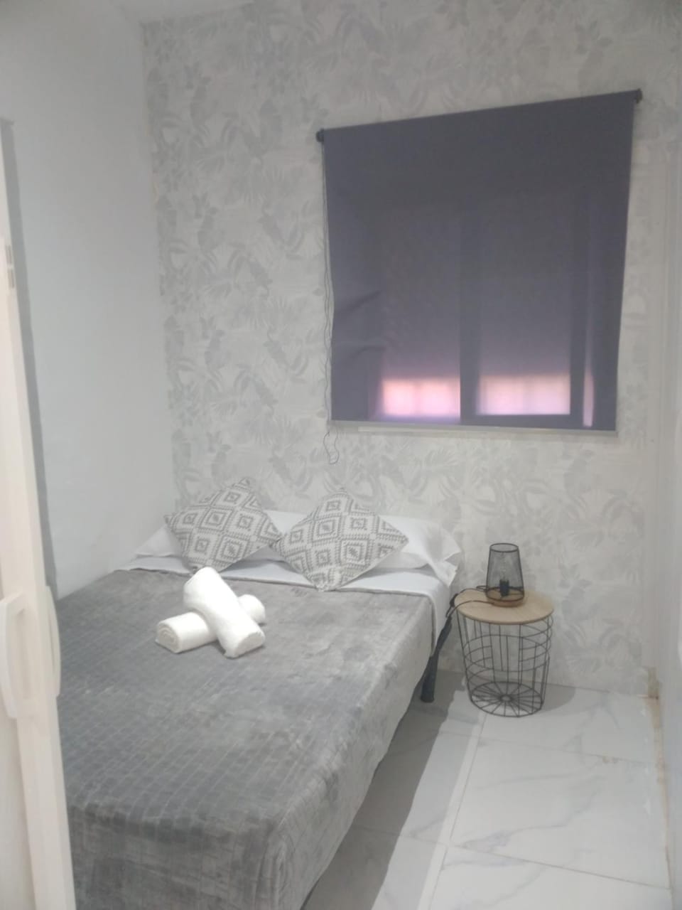 precioso apartamento moderno cerca del carrefour rosaleda Apartment in Malaga