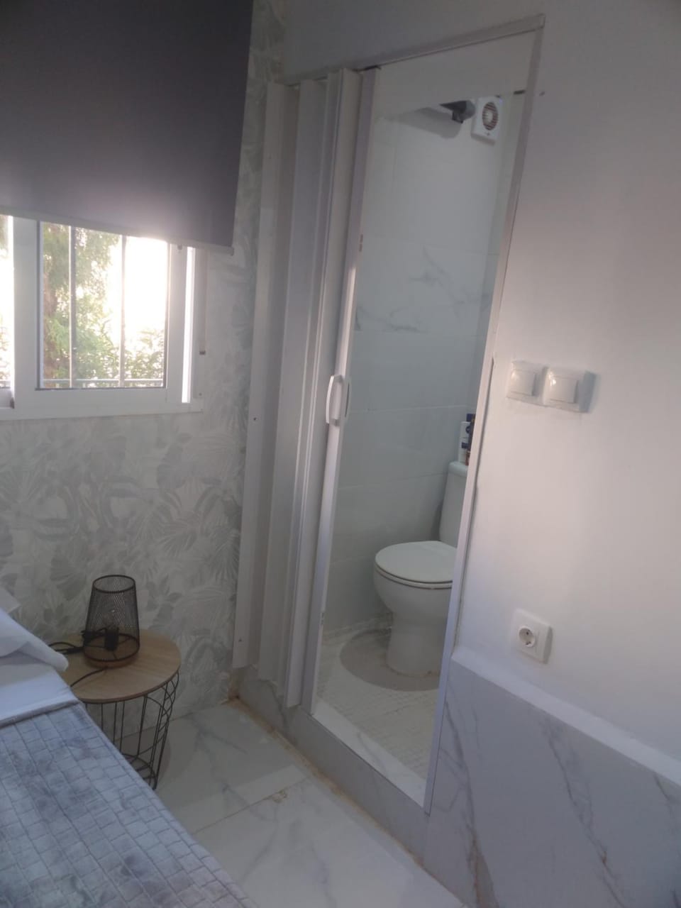 precioso apartamento moderno cerca del carrefour rosaleda Apartment in Malaga