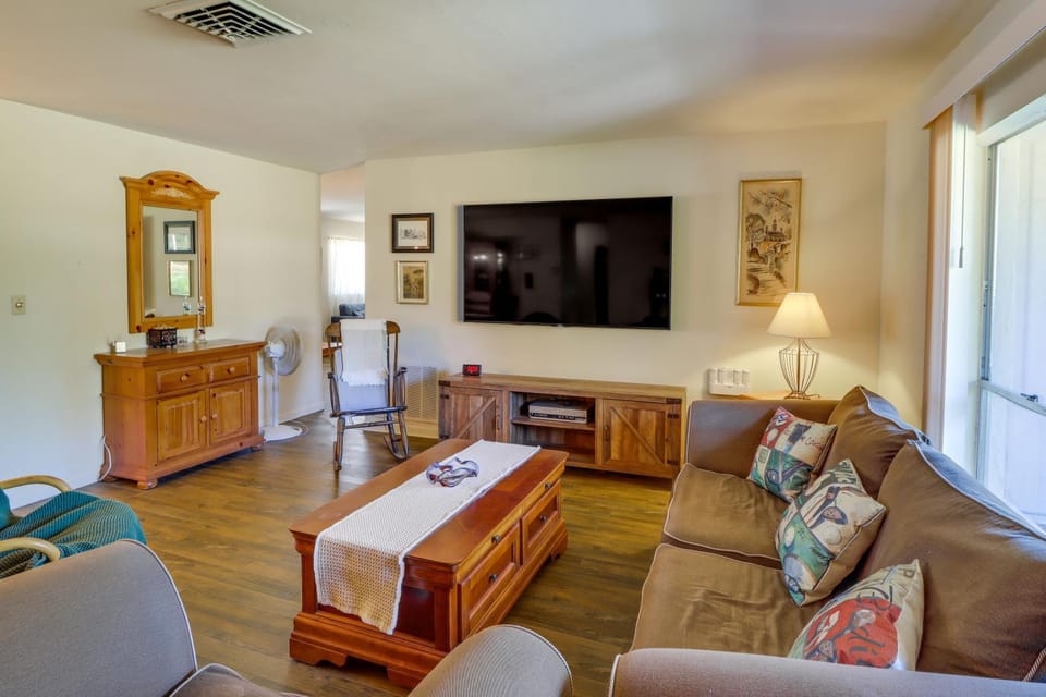 2 Mi to Rainbow River: Home in Dunnellon House in Florida