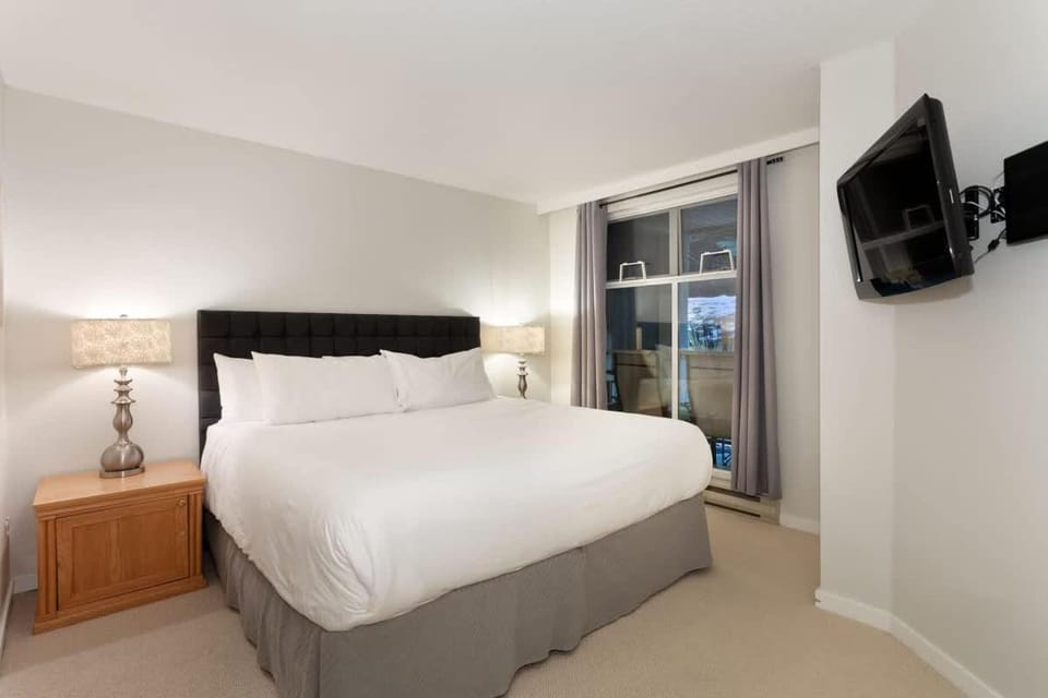 Woodrun Lodge 216 | Renovated Ski-In Ski-Out Condo w/ Free Parking, Pool, Hot Tub, & Gym House in Whistler