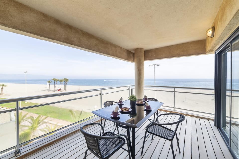Fantastic penthouse 270m2 with amazing sea views Apartment in Roquetas de Mar