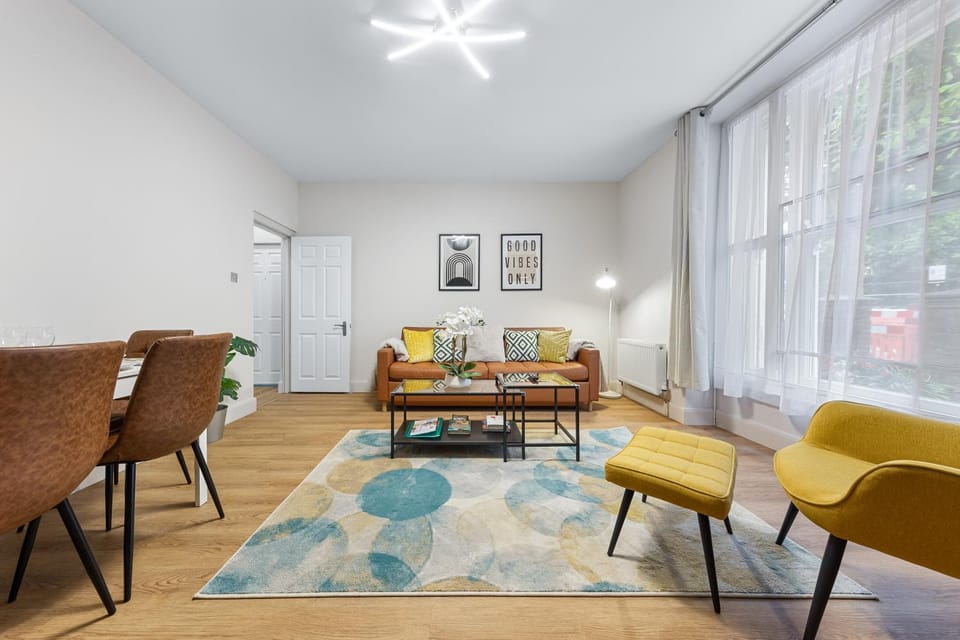 Maida Vale, Central Modern Apt, Sleeps 4, London. Apartment in City of Westminster