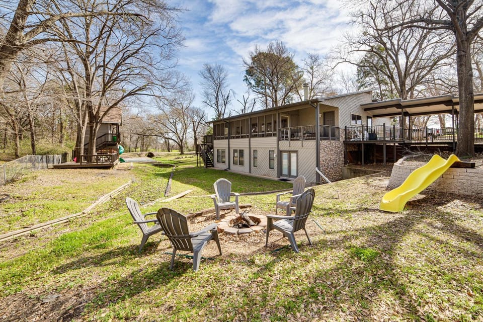 Pickleball/Sport Court: Spacious Kemp Home! House in Cedar Creek Reservoir