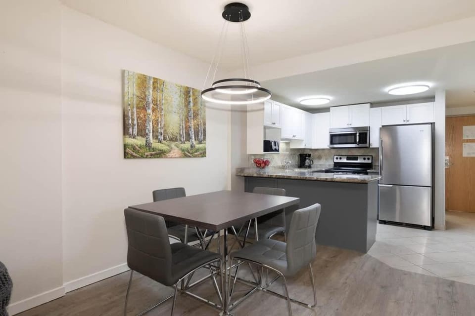 Woodrun Lodge 412 | Ski-In-Ski-Out, Pool, Hot Tub, & Free Parking House in Whistler
