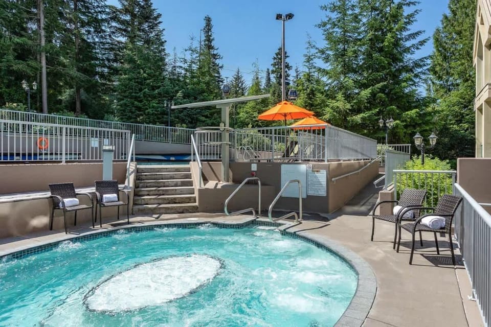 Woodrun Lodge 416 | Family Ski-In Ski-Out Condo, Hot Tub, Heated Pool, Parking & Laundry House in Whistler