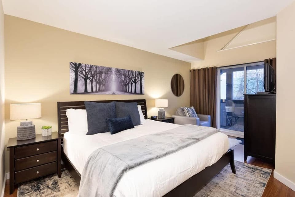 Glacier Lodge 318 | Base of Blackcomb Condo, Heated Pool + Two Hot Tubs! House in Whistler