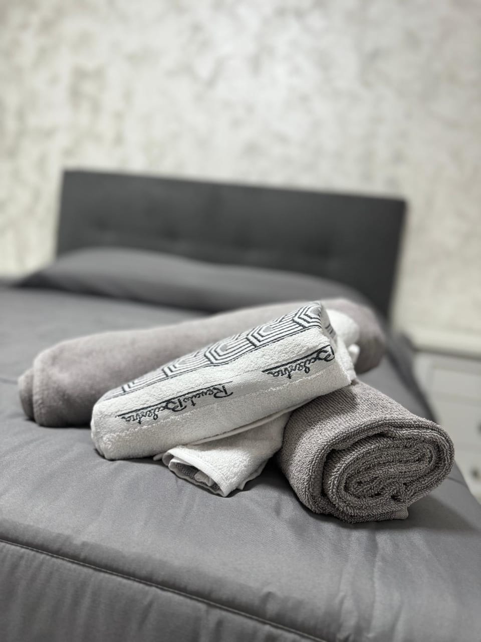 Bed, Photo of the whole room, Bedroom, towels