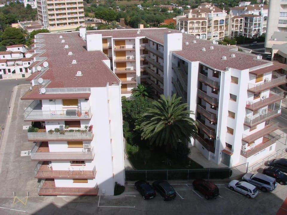 Apartamento con Vistas, 2ª Línea de Playa, Climatización, Wifi, Terraza y Parking, en Santa Margarita - ES-258-121 Apartment in Roses