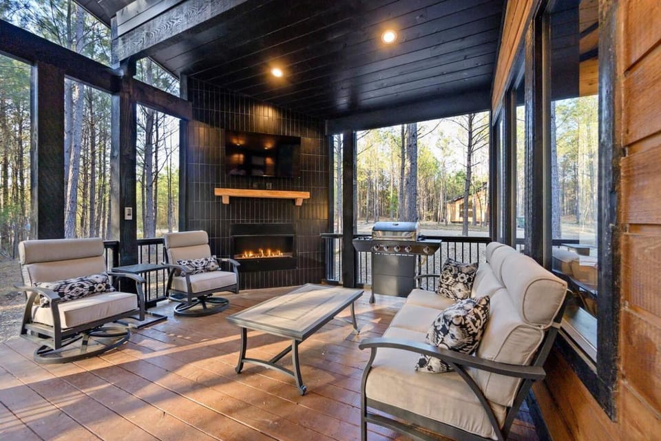 Escape to Hochatown/Broken Bow, Oklahoma Sleeps 10 Apartment in Oklahoma