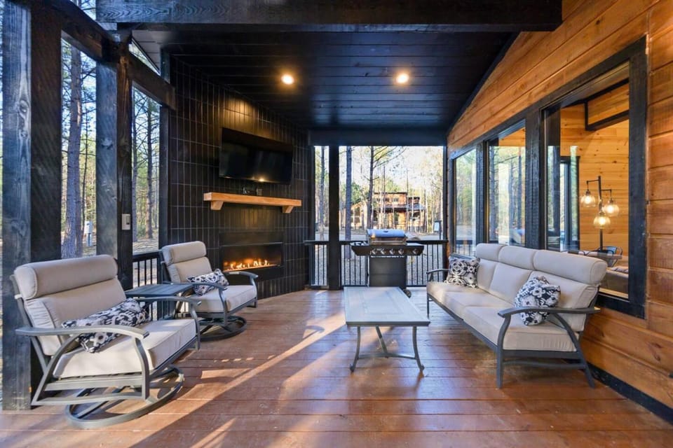 Escape to Hochatown/Broken Bow, Oklahoma Sleeps 10 Apartment in Oklahoma
