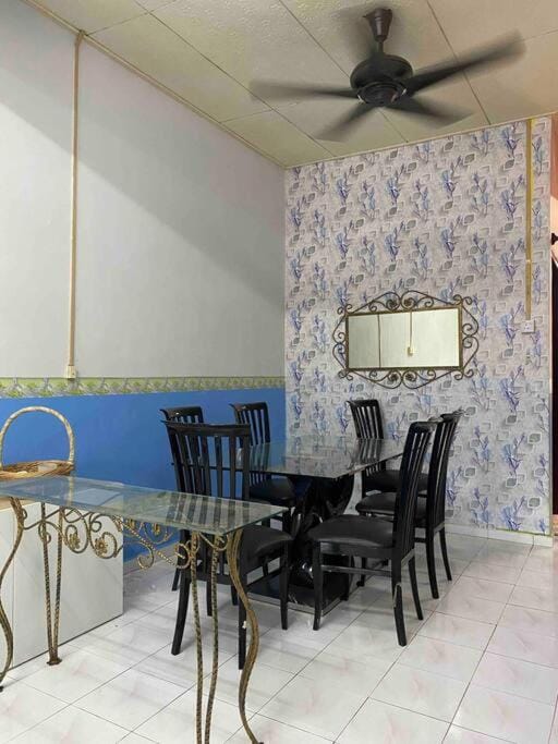 SitiZai Homestay near UMT,UNISZA,KUALATERENGGANU House in Terengganu, Malaysia