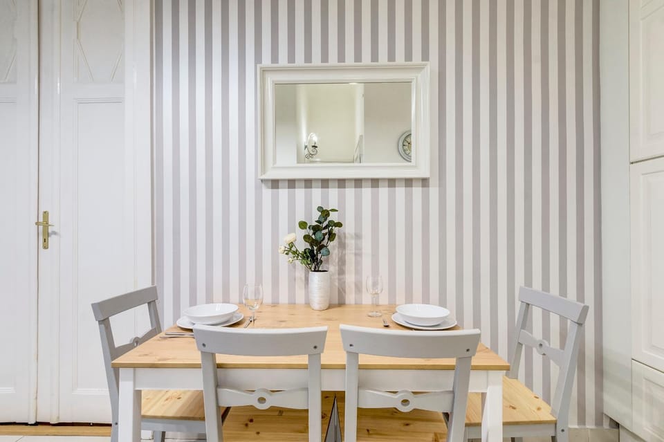 Dining area, Breakfast